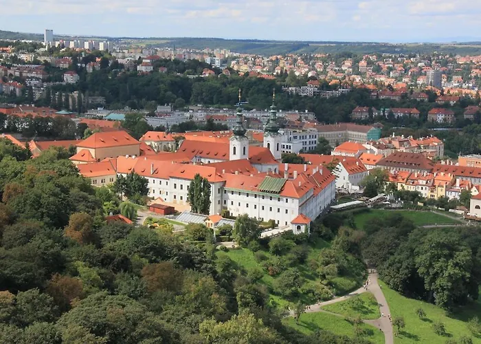New Large Apartment, Free Parking! Apartmán Praha