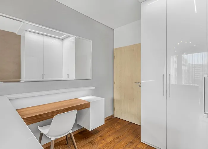 Apartmán New Large Apartment, Free Parking! *