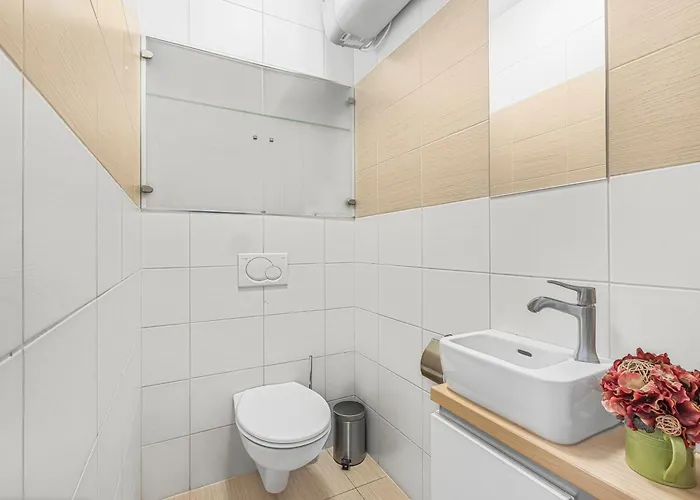 New Large Apartment, Free Parking! Praha
