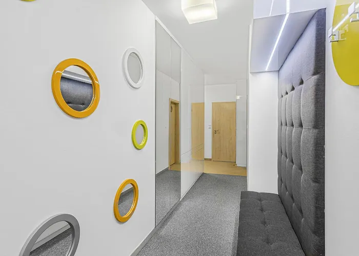 Apartmán New Large Apartment, Free Parking! *