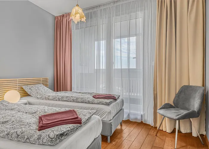 New Large Apartment, Free Parking! Apartmán