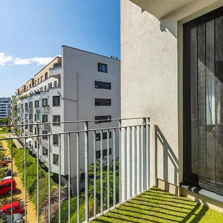 Apartmán New Large Apartment, Free Parking!