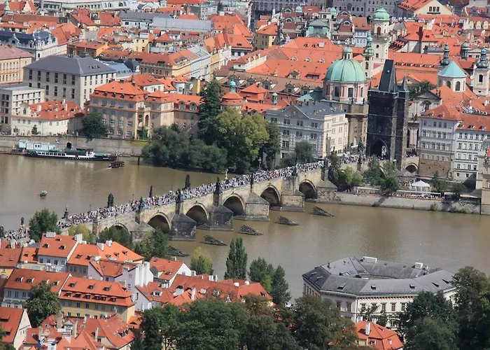 New Large Apartment, Free Parking! * Praga