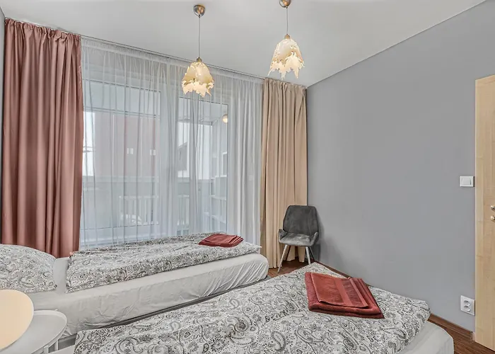 New Large Apartment, Free Parking! Apartament *