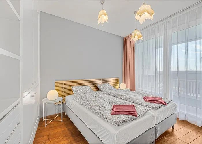 Apartament New Large Apartment, Free Parking! *