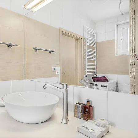 Apartmán New Large Apartment, Free Parking! Praha