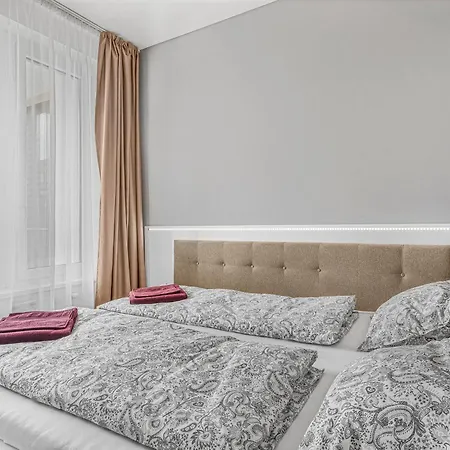 Apartmán New Large Apartment, Free Parking! *