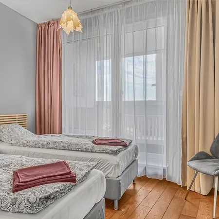 New Large Apartment, Free Parking! Apartmán