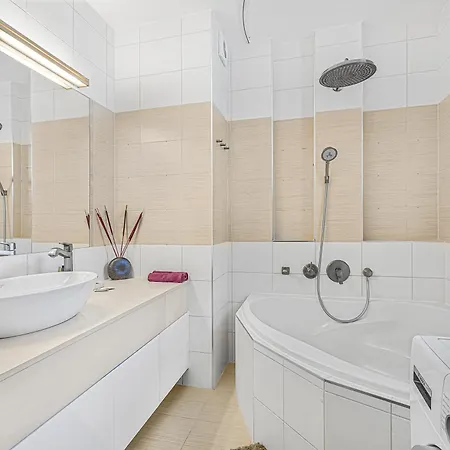 Apartmán New Large Apartment, Free Parking! Praha