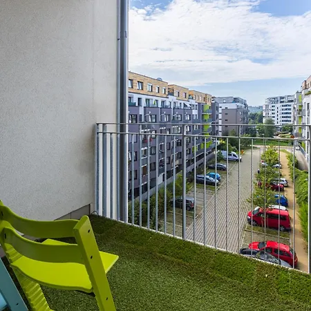 Apartmán New Large Apartment, Free Parking! *